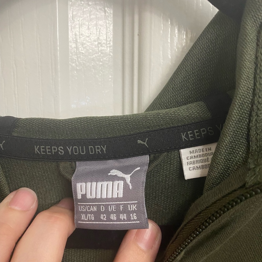 Army color Puma workout jacket - Picture 3 of 5